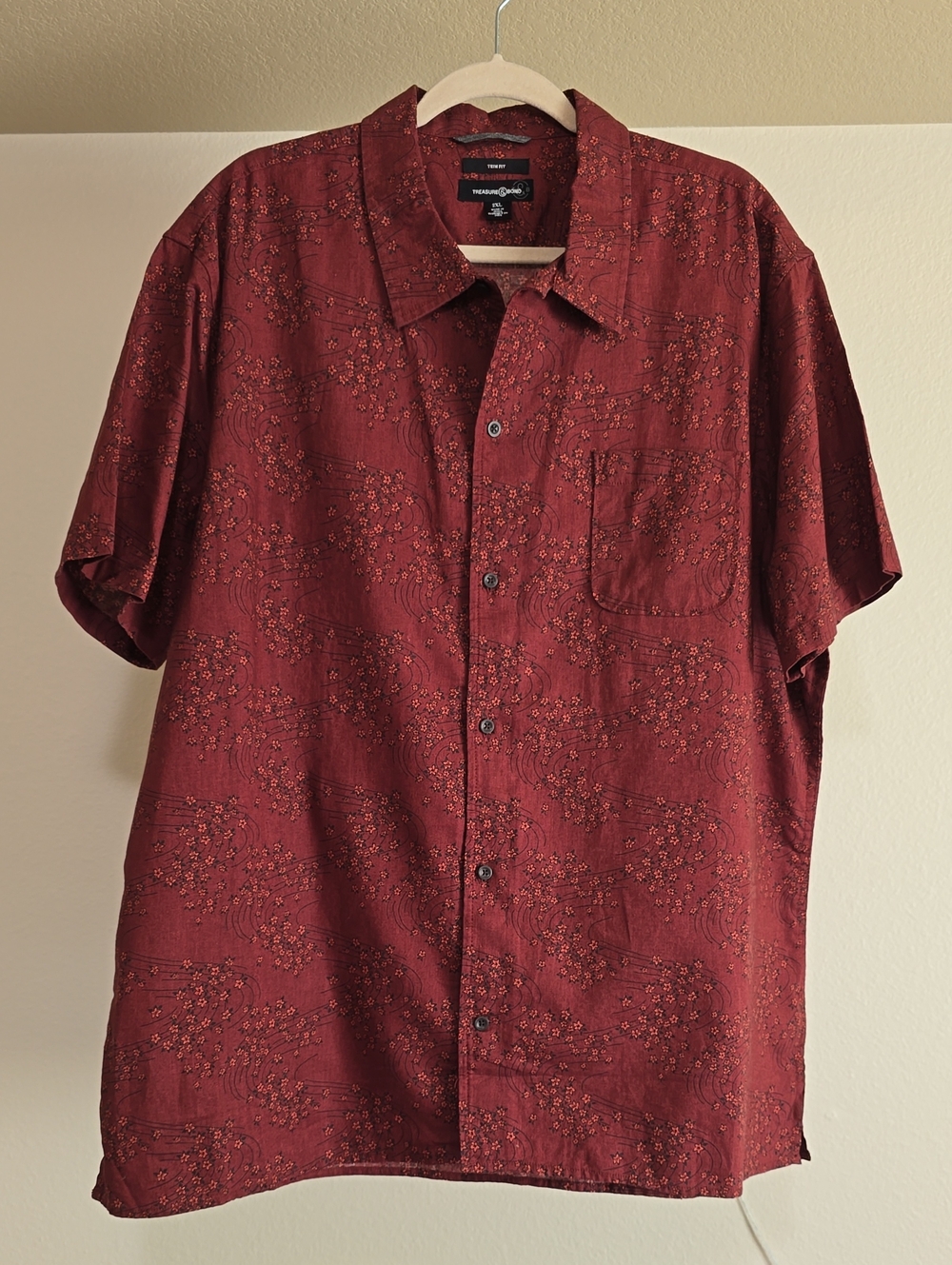 Treasure & Bond Men's Burgundy Short-Sleeve Button-Down Shirt